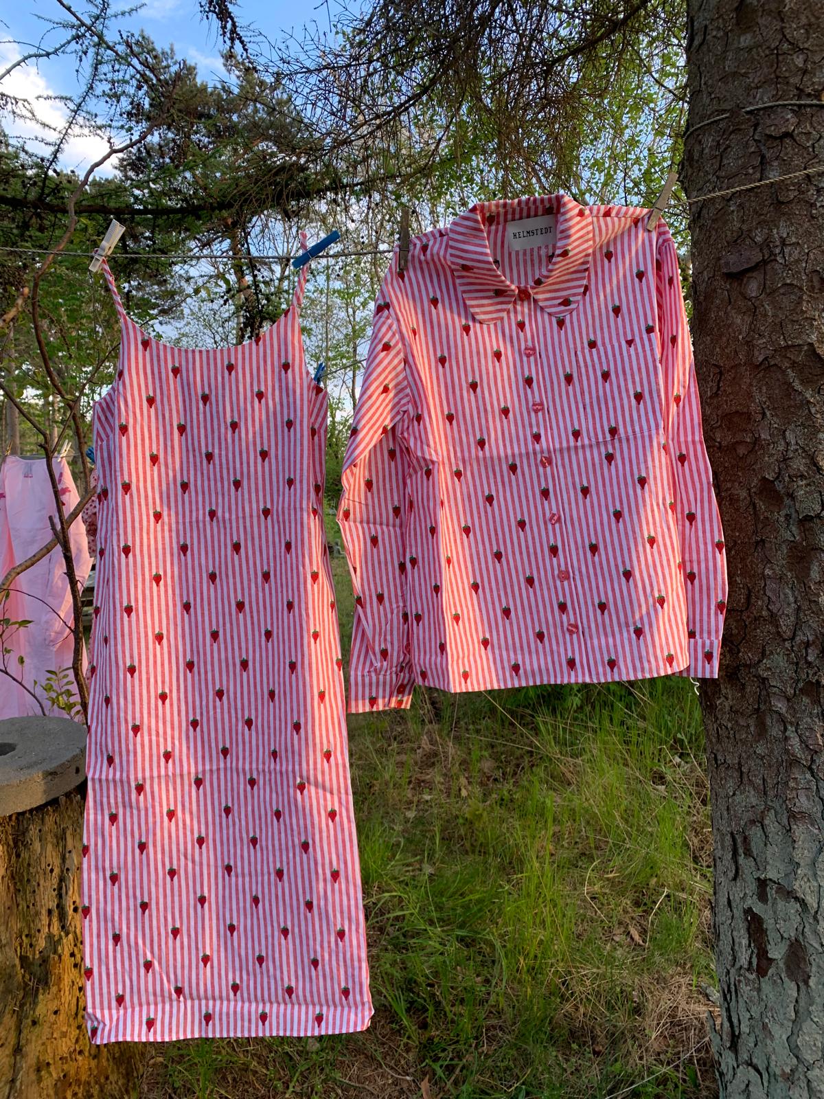 Helmstedt Aleta Shirt Longsleeve Shirts Red Stripe w Strawberry Emb